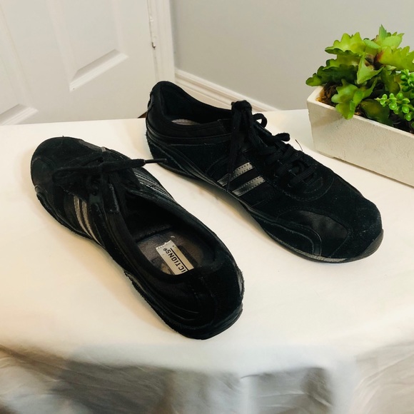 Predictions Black Sneaker - Picture 4 of 5